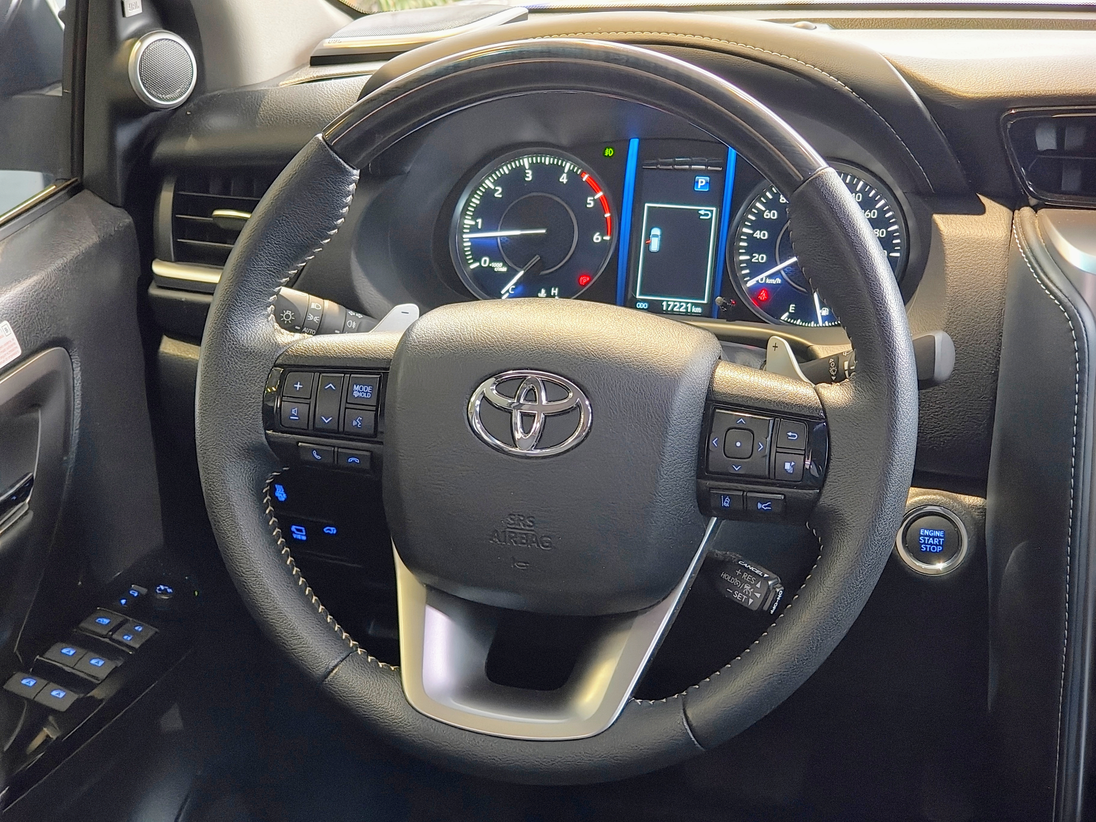HILUX SW4 2.8 D-4D TURBO DIESEL SRX PLATINUM 7L 4X4 AUTOMÁTICO11
