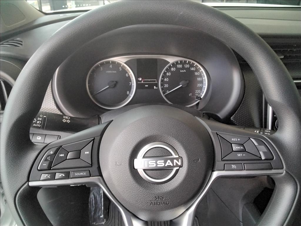 KICKS PLAY 1.6 16V FLEXSTART SENSE XTRONIC