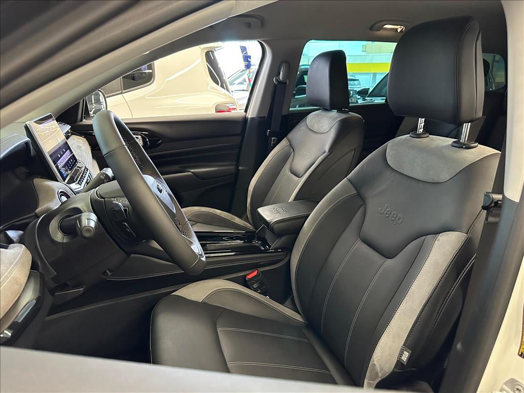 COMMANDER 1.3 T270 TURBO FLEX LIMITED AT67