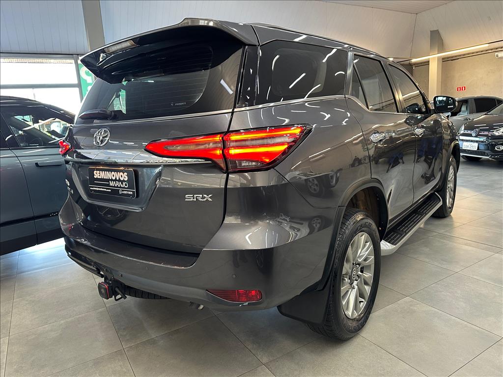 HILUX SW4 2.8 D-4D TURBO DIESEL SRX 4X4 AUTOMÁTICO12