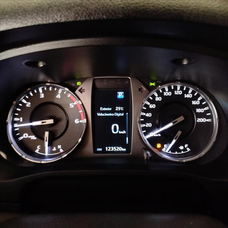 HILUX 2.8 D-4D TURBO DIESEL CD SRV 4X4 AUTOMÁTICO
