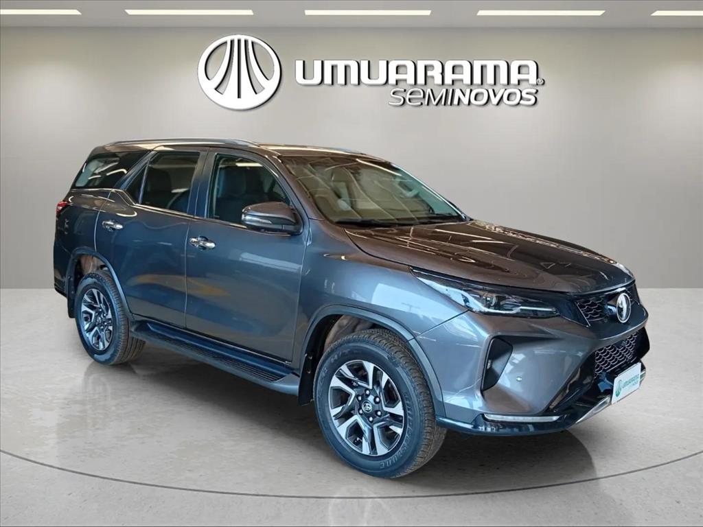 HILUX SW4 2.8 D-4D TURBO DIESEL SRX PLATINUM 7L 4X4 AUTOMÁTICO1
