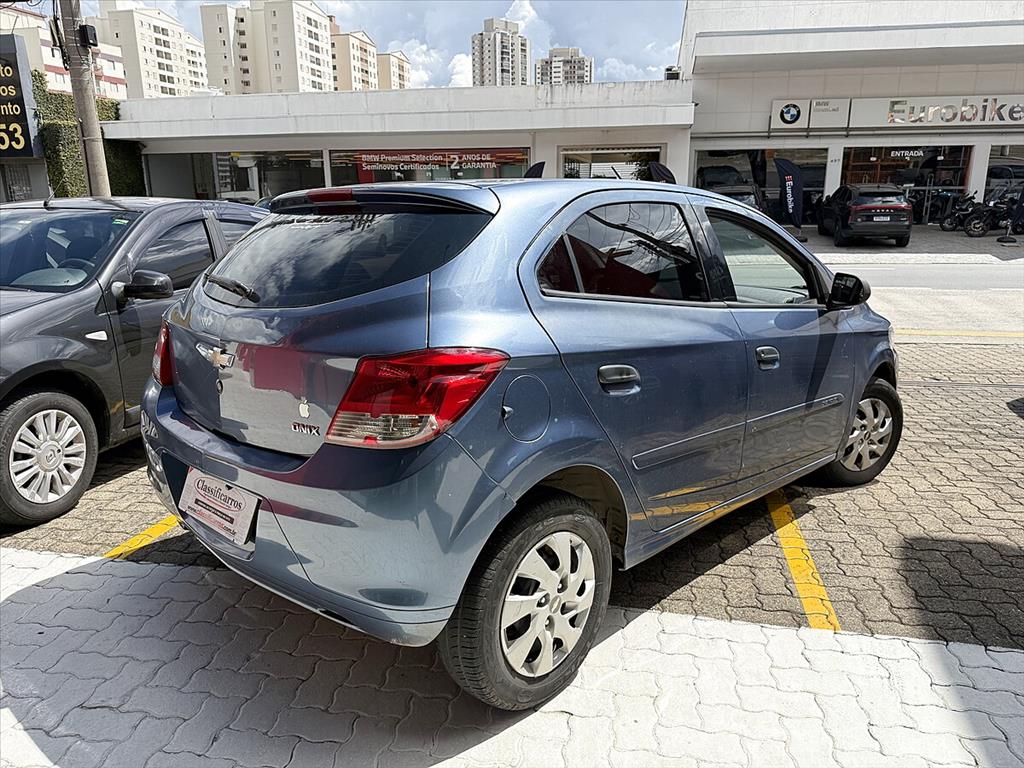 Chevrolet Onix - 1.0 MPFI LS 8V FLEX 4P MANUAL
