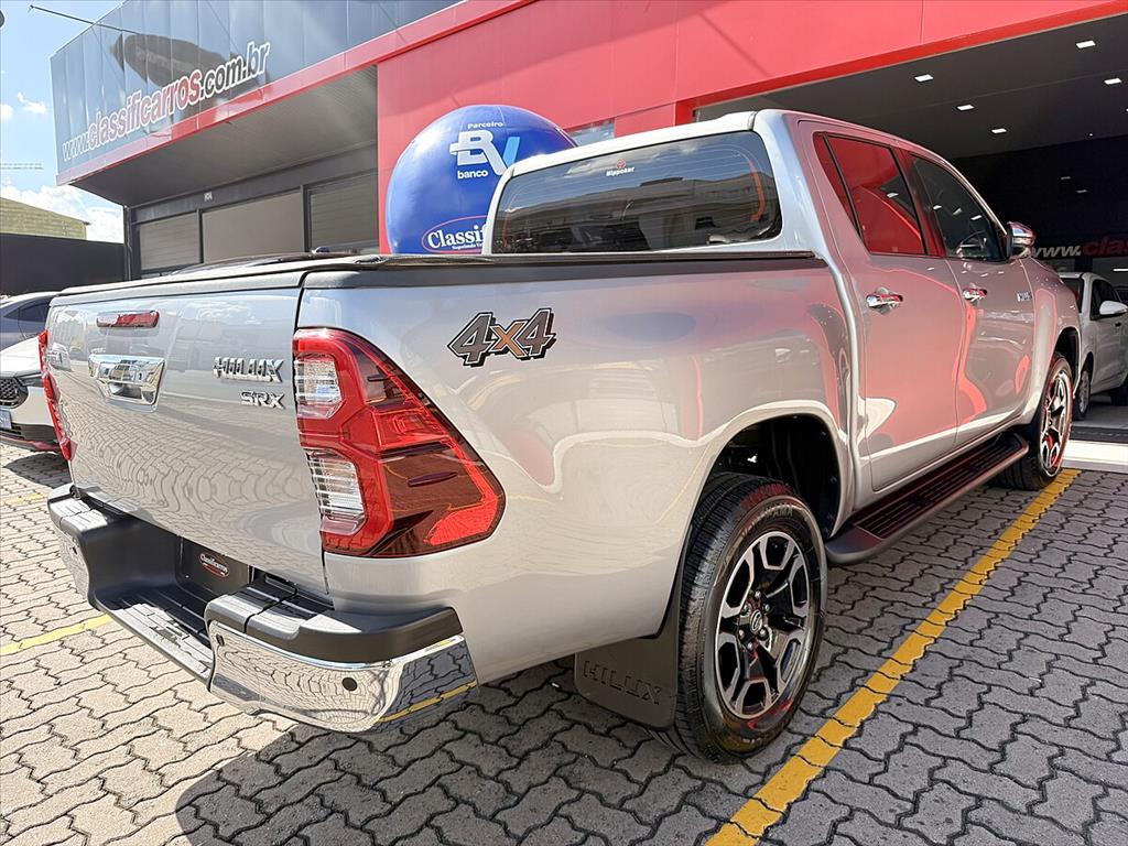 Toyota Hilux - 2.8 D-4D TURBO DIESEL CD SRX 4X4 AUTOMÁTICO