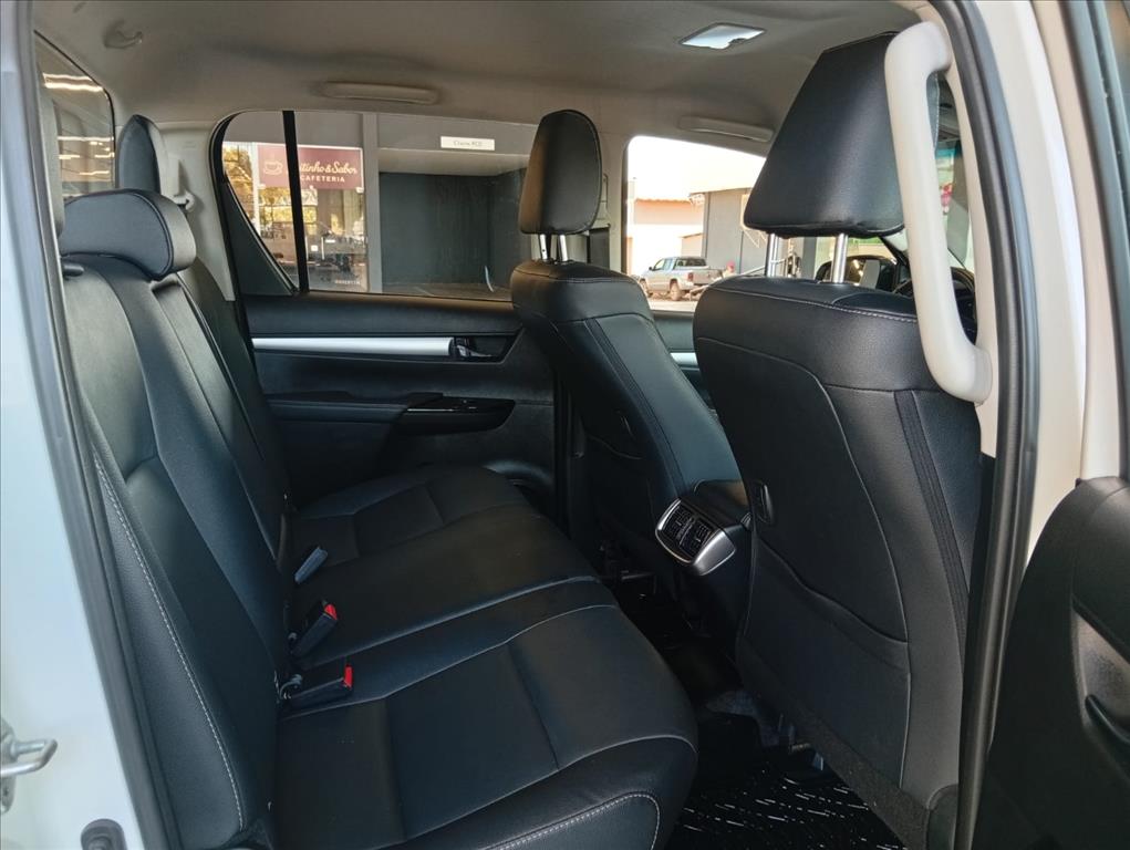 HILUX 2.8 D-4D TURBO DIESEL CD SRV 4X4 AUTOMÁTICO7