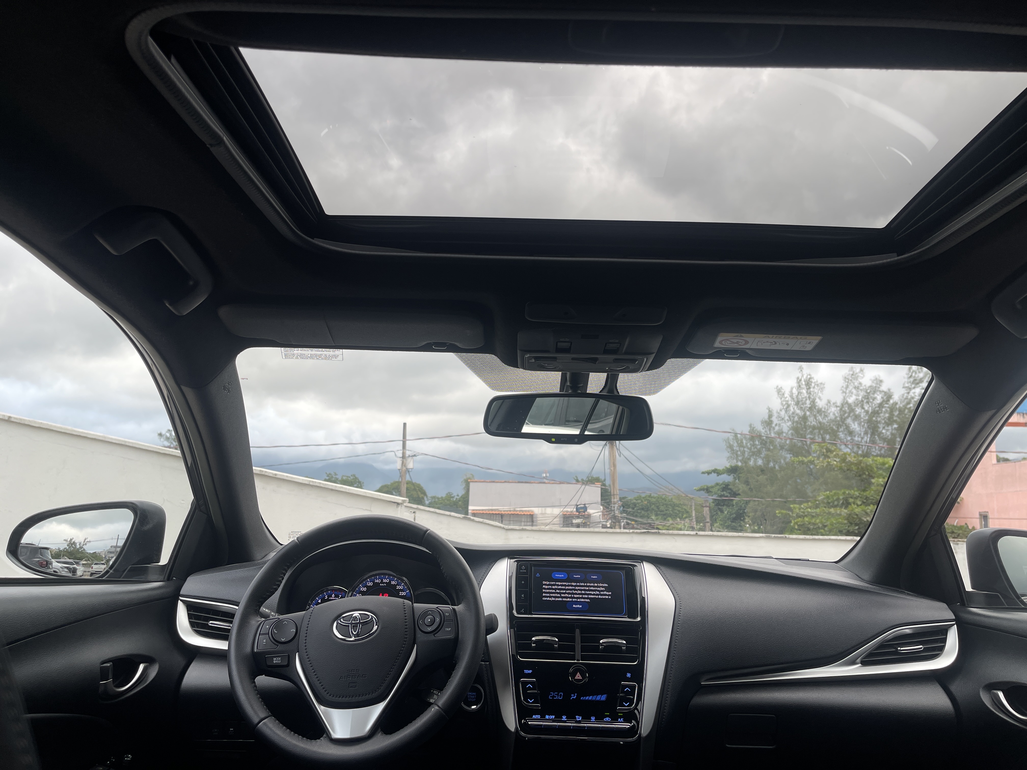 YARIS 1.5 16V FLEX XLS CONNECT MULTIDRIVE9