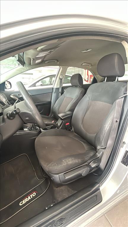 CERATO 1.6 EX3 SEDAN 16V GASOLINA 4P MANUAL10