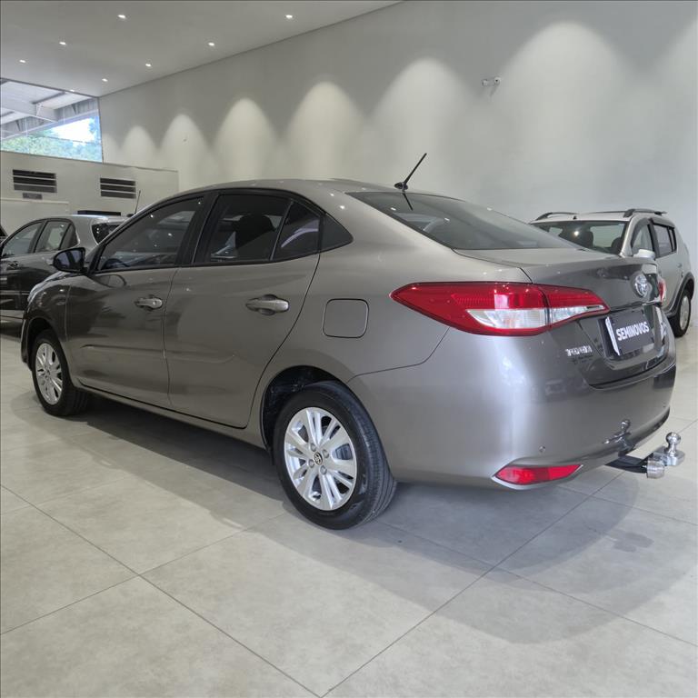 YARIS 1.5 16V FLEX SEDAN XL MULTIDRIVE5