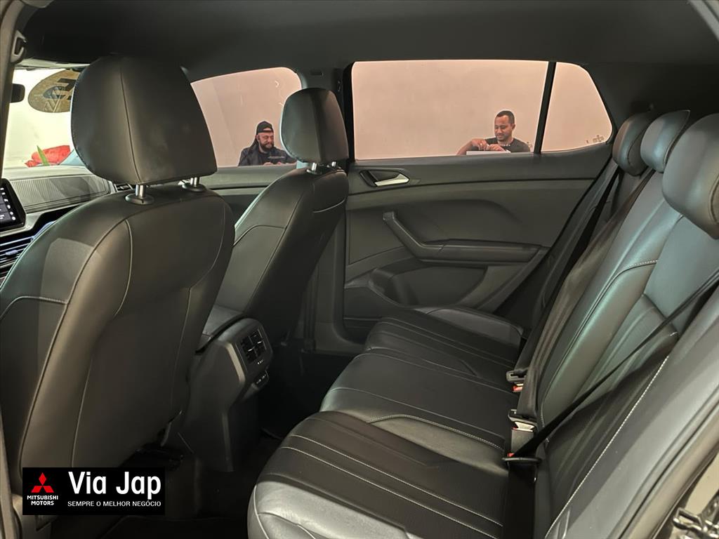 Volkswagen-T-CROSS-1.4 250 TSI TOTAL FLEX HIGHLINE AUTOMÁTICO