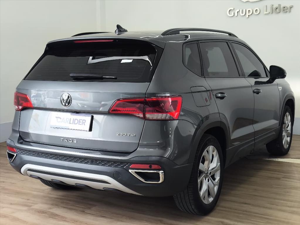 TAOS 1.4 250 TSI TOTAL FLEX COMFORTLINE AUTOMÁTICO13