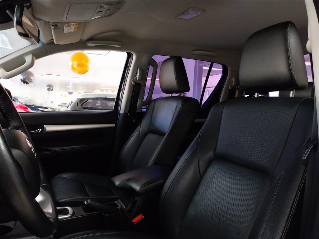 HILUX 2.8 D-4D TURBO DIESEL CD SRX 4X4 AUTOMÁTICO