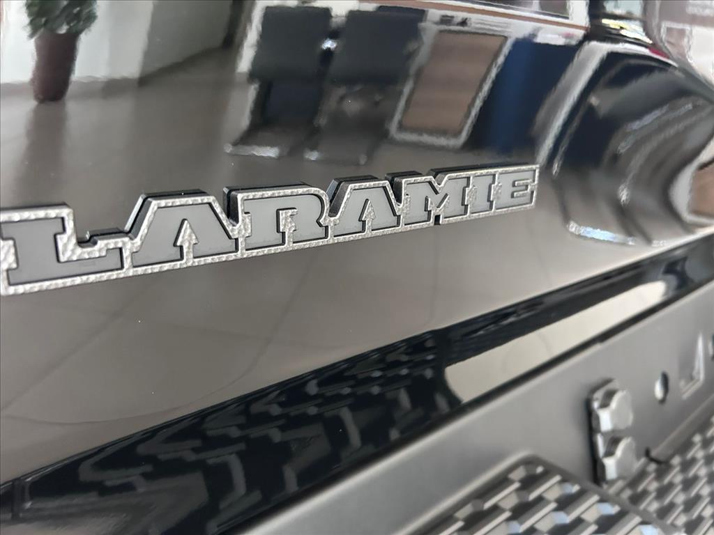 1500 3.0 HURRICANE 6 BITURBO GASOLINA LARAMIE NIGHT EDITION CD 4X4 AUTOMÁTICO 1500 3.0 HURRICANE 6 BITURBO GASOLINA LARAMIE NIGHT EDITION CD 4X4 AUTOMÁTICO