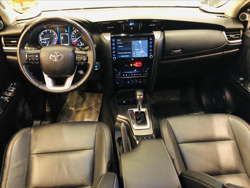 HILUX SW4 2.8 D-4D TURBO DIESEL SRX 4X4 AUTOMÁTICO11