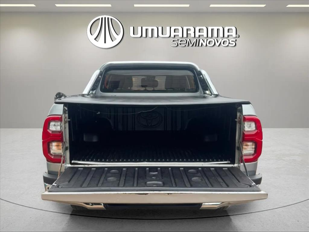 HILUX 2.8 D-4D TURBO DIESEL CD SRX 4X4 AUTOMÁTICO6