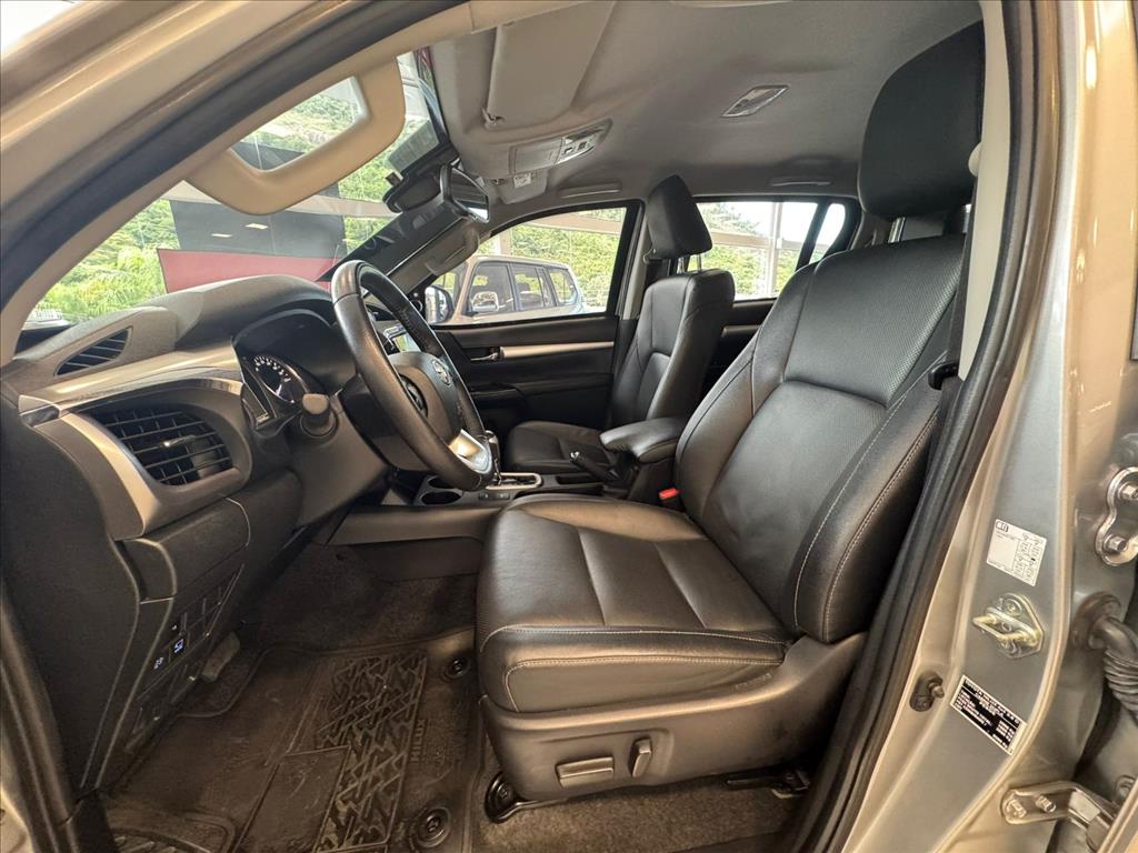 HILUX 2.8 D-4D TURBO DIESEL CD SRX 4X4 AUTOMÁTICO6