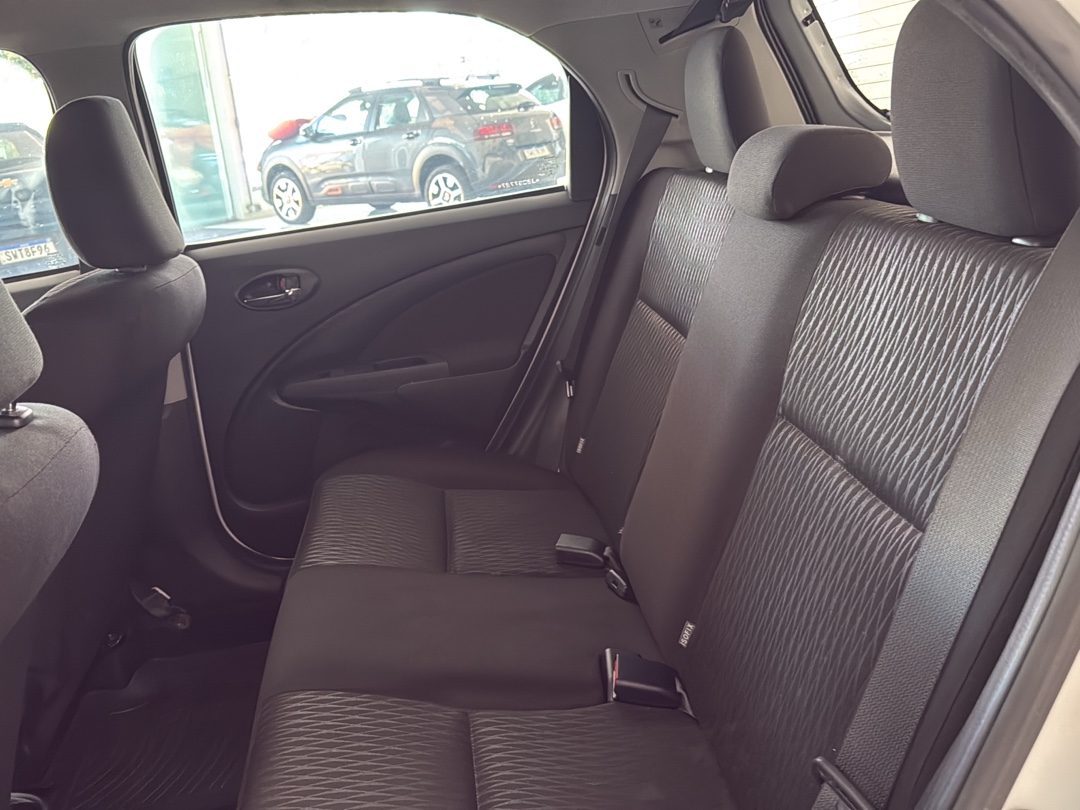 ETIOS 1.3 X 16V FLEX 4P MANUAL10