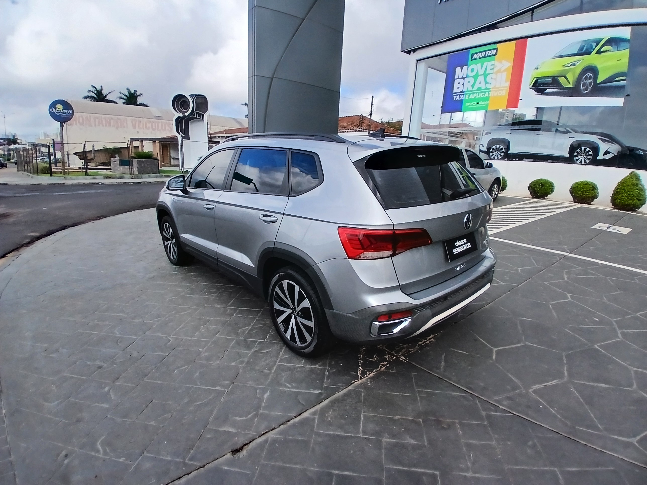 TAOS 1.4 250 TSI TOTAL FLEX COMFORTLINE AUTOMÁTICO4
