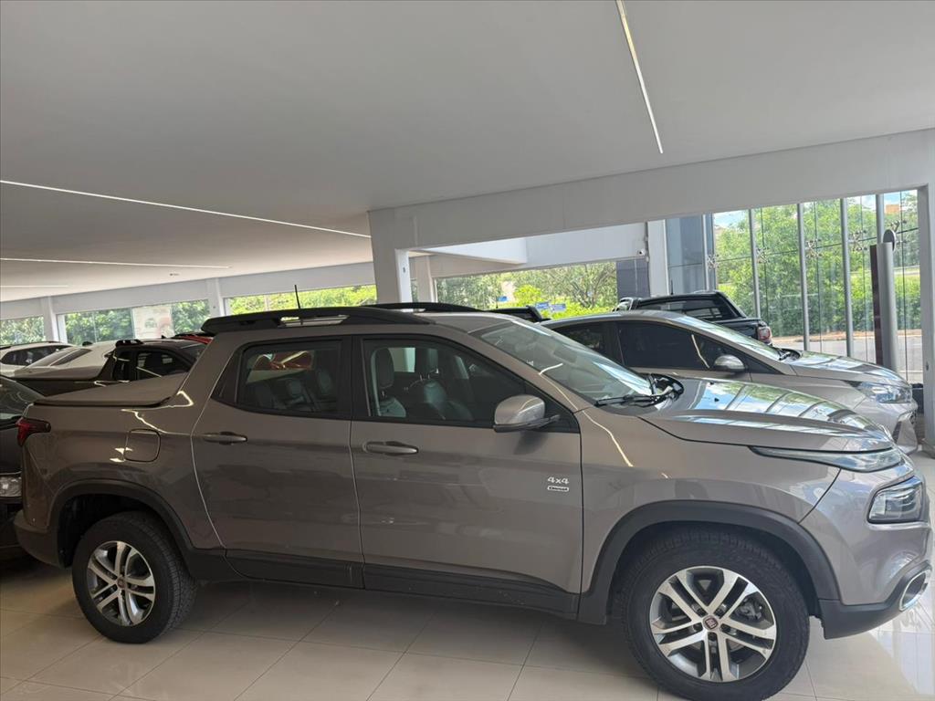 TORO 2.0 16V TURBO DIESEL FREEDOM 4WD AT93