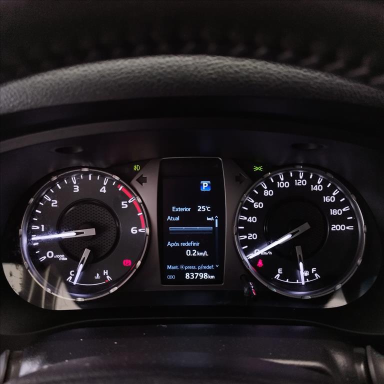 HILUX 2.8 D-4D TURBO DIESEL CD SRX PLUS 4X4 AUTOMÁTICO8
