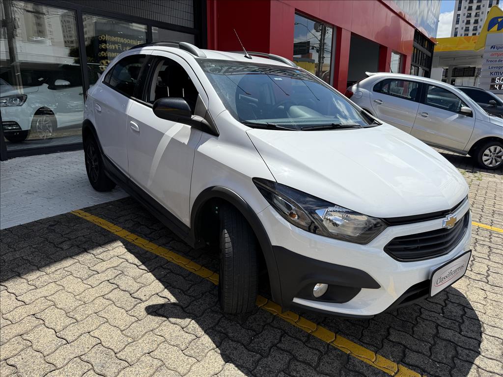 Chevrolet Onix - 1.4 MPFI ACTIV 8V FLEX 4P AUTOMÁTICO
