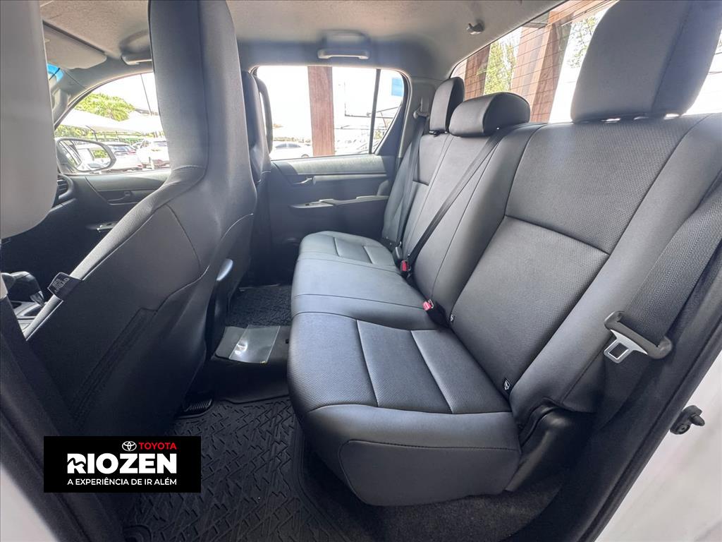 HILUX 2.8 D-4D TURBO DIESEL CD POWER PACK 4X4 AUTOMÁTICO11