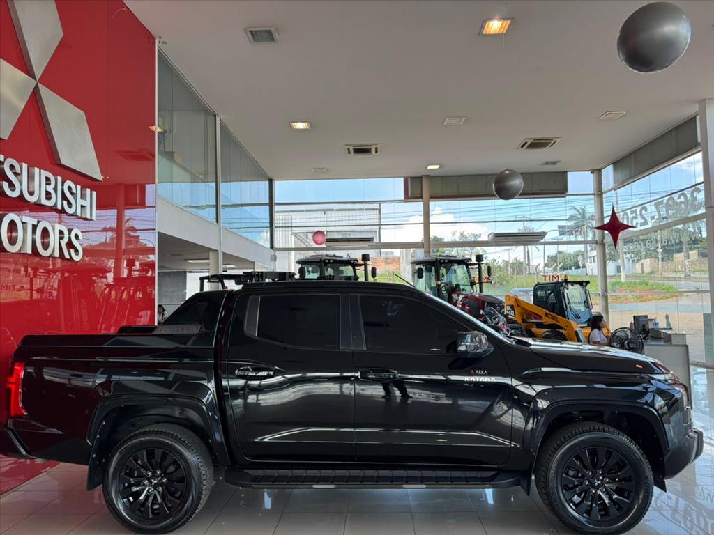 Mitsubishi-TRITON-2.4 BITURBO DIESEL CD KATANA SR80 4X4 AUTOMÁTICO