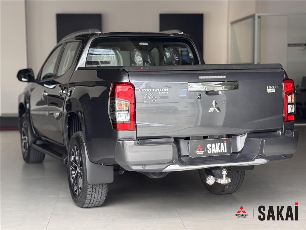 Mitsubishi-L200 TRITON-2.4 16V TURBO DIESEL SPORT HPE-S CD 4P 4X4 AUTOMÁTICO