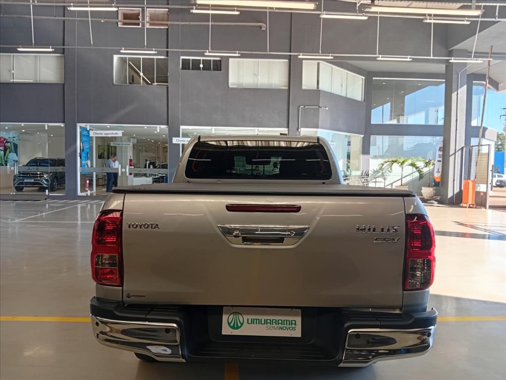 HILUX 2.8 D-4D TURBO DIESEL CD SRV 4X4 AUTOMÁTICO4