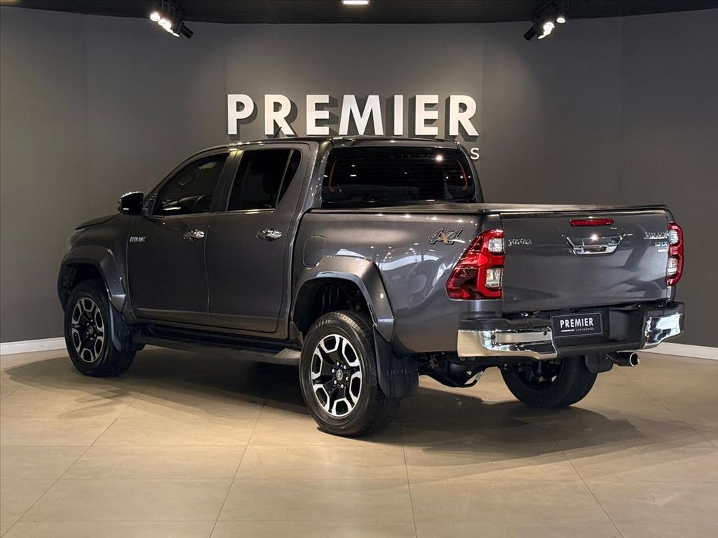 HILUX 2.8 D-4D TURBO DIESEL CD SRX 4X4 AUTOMÁTICO10