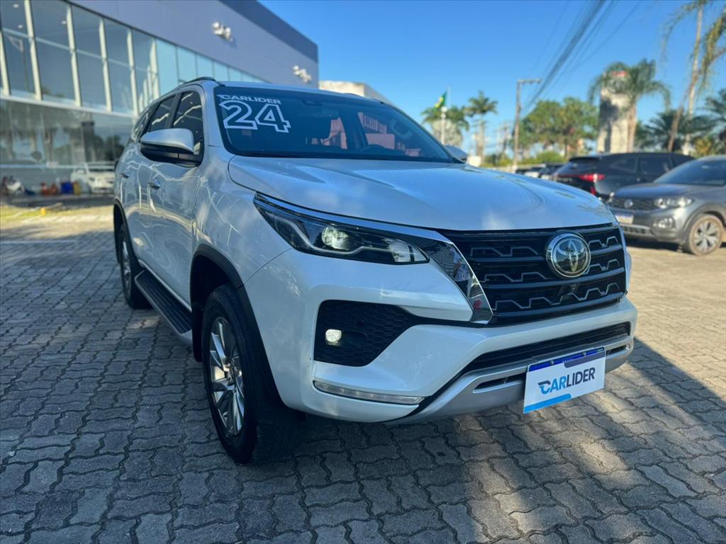 HILUX SW4 2.8 D-4D TURBO DIESEL SRX 7L 4X4 AUTOMÁTICO1