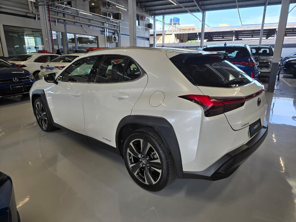 UX 250h 2.0 VVT-I HYBRID DYNAMIC CVT5