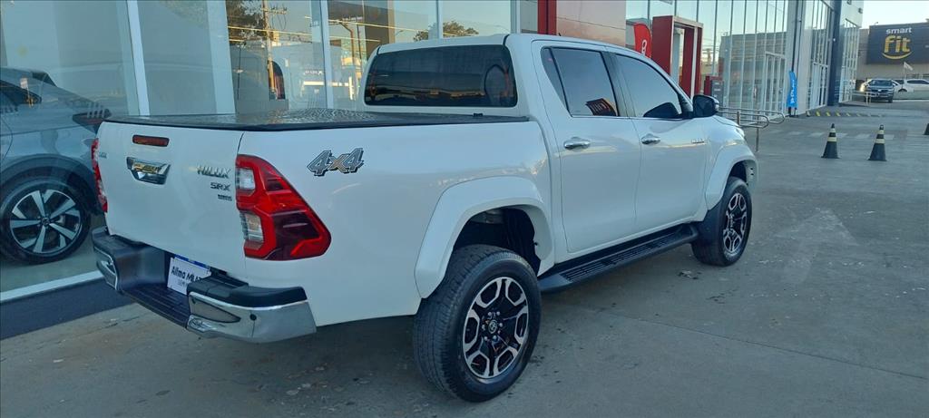 HILUX 2.8 D-4D TURBO DIESEL CD SRX 4X4 AUTOMÁTICO3