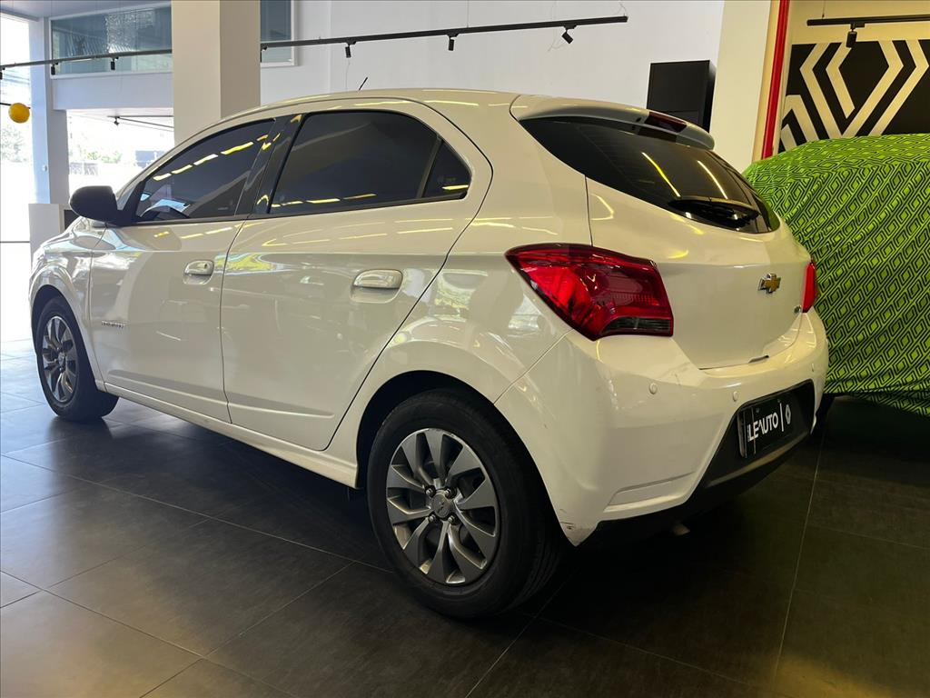 ONIX 1.4 MPFI ADVANTAGE 8V FLEX 4P AUTOMÁTICO3