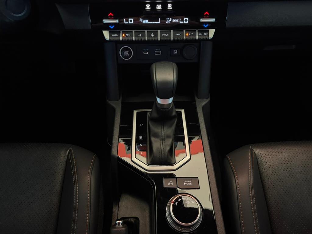 Mitsubishi-TRITON-2.4 BITURBO DIESEL CD KATANA SR80 4X4 AUTOMÁTICO