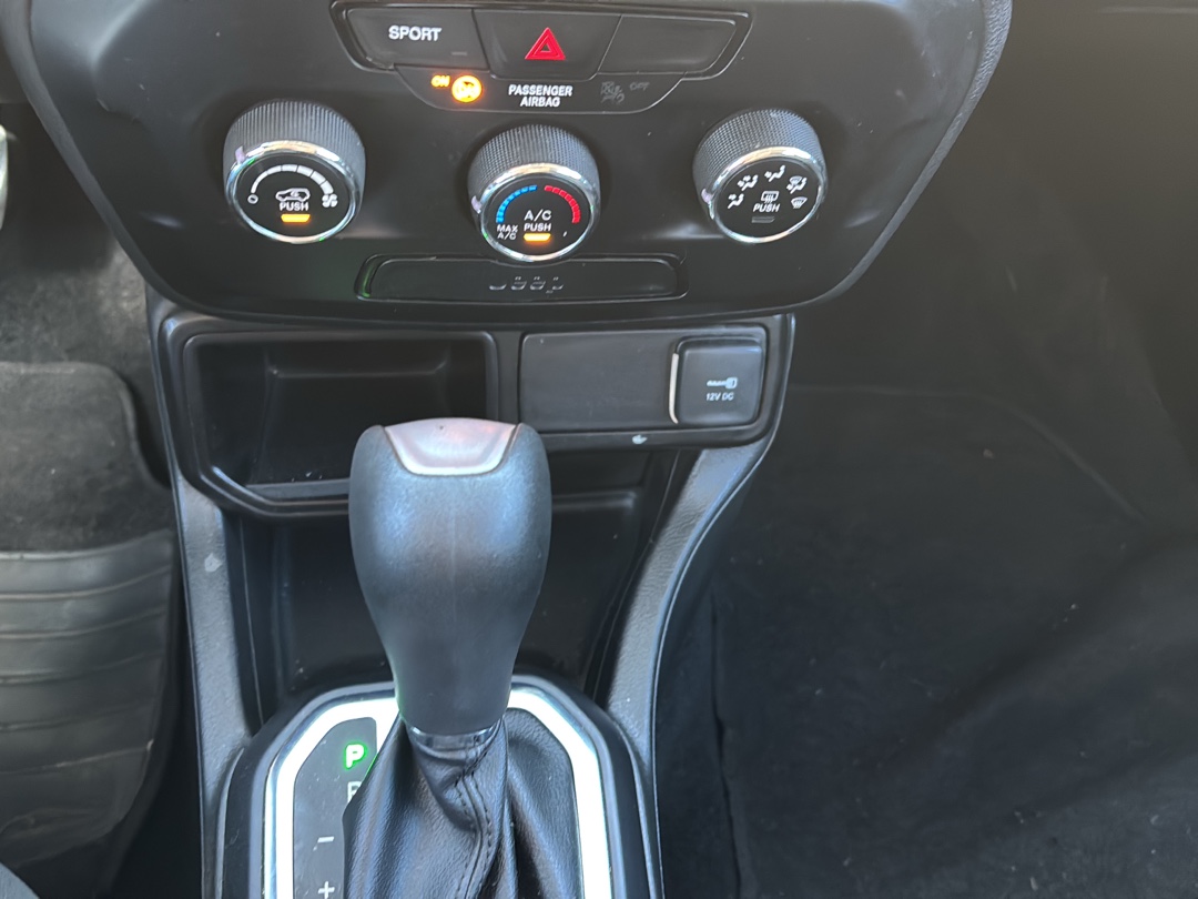 RENEGADE 1.8 16V FLEX 4P AUTOMÁTICO14