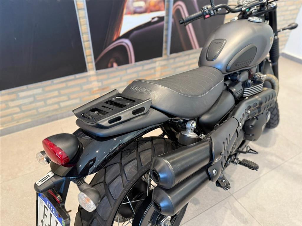 TRIUMPH-SCRAMBLER-STREET