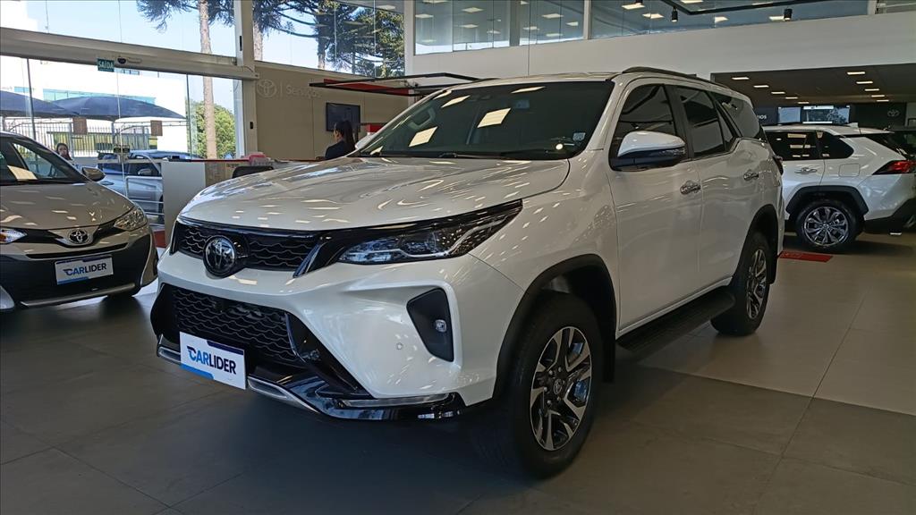 HILUX SW4 2.8 D-4D TURBO DIESEL SRX 7L 4X4 AUTOMÁTICO1