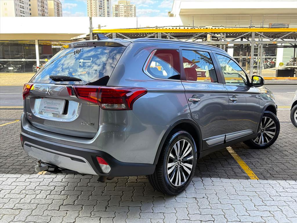 Mitsubishi Outlander - 3.0 MIVEC V6 GASOLINA HPE-S AWD AUTOMÁTICO