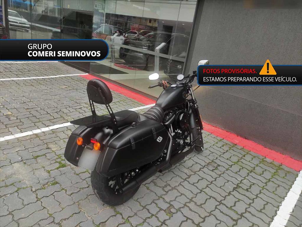 SPORTSTER IRON 883