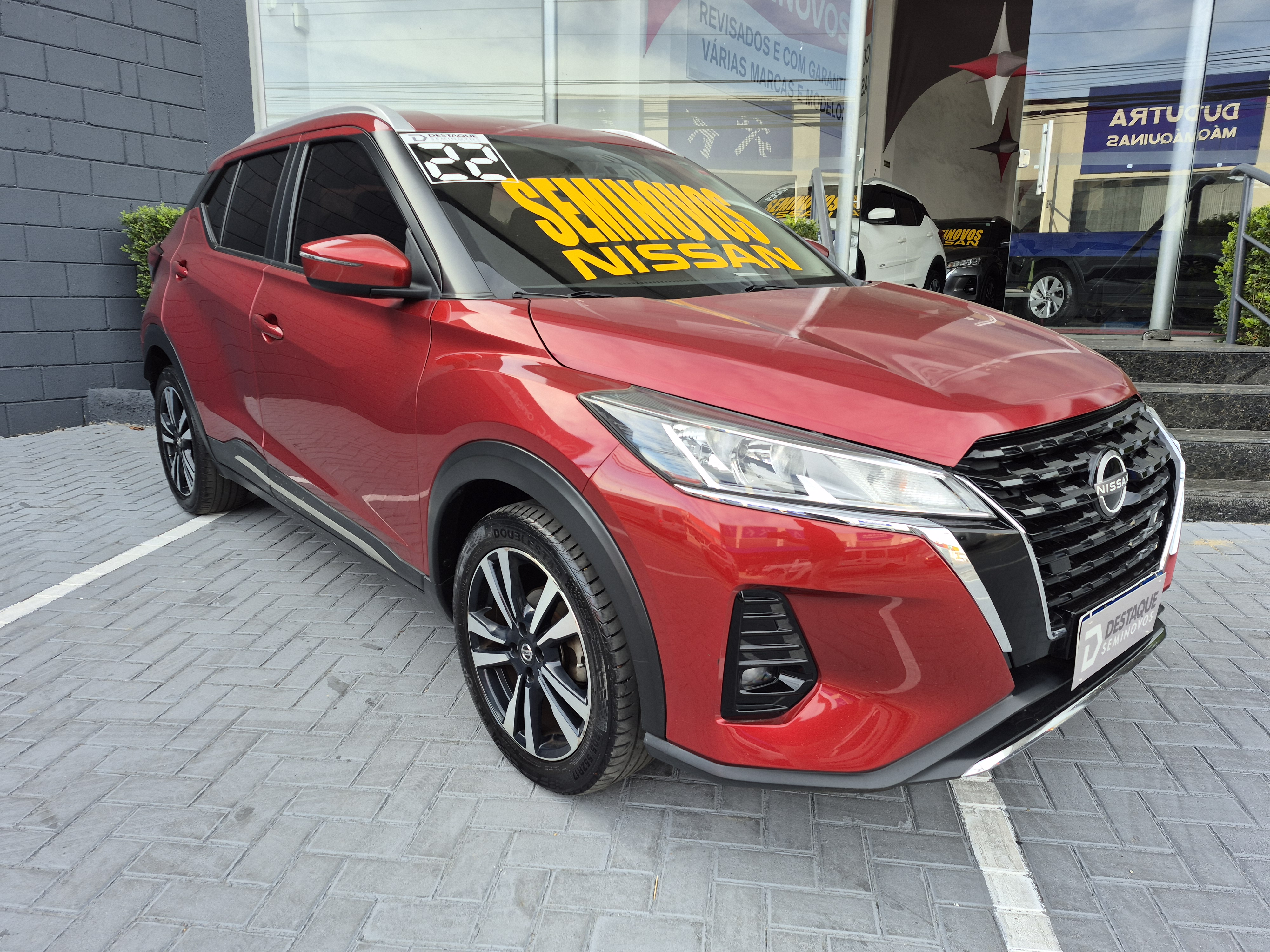 NISSAN KICKS