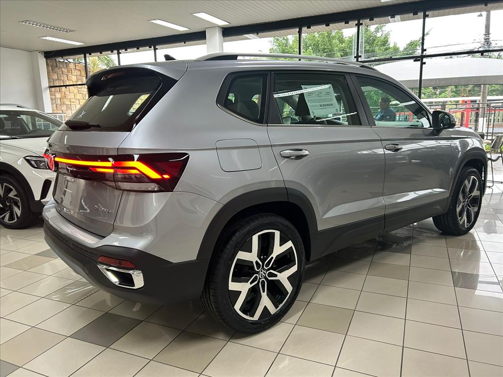 TAOS 1.4 250 TSI TOTAL FLEX HIGHLINE AUTOMÁTICO2