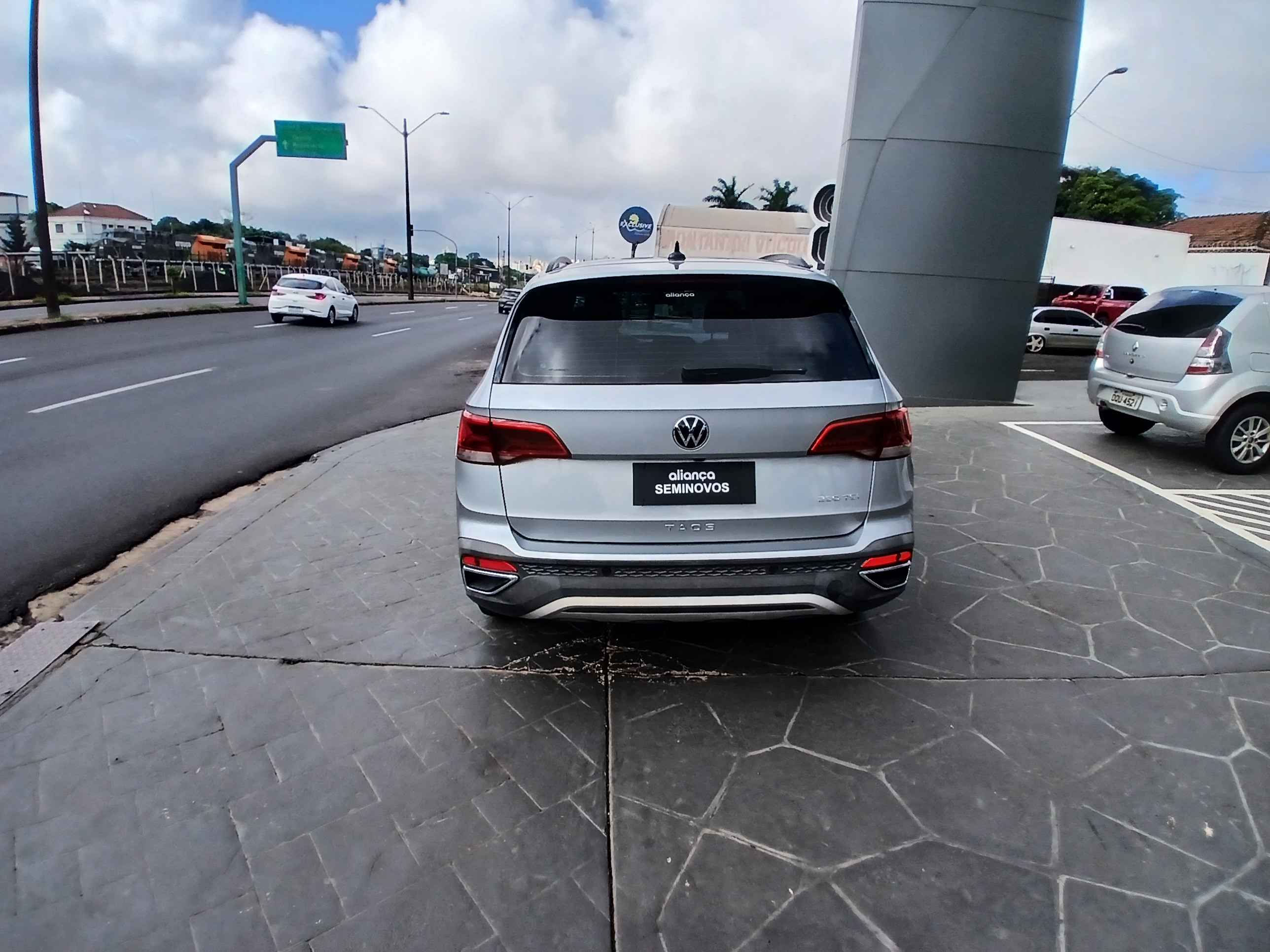TAOS 1.4 250 TSI TOTAL FLEX COMFORTLINE AUTOMÁTICO3