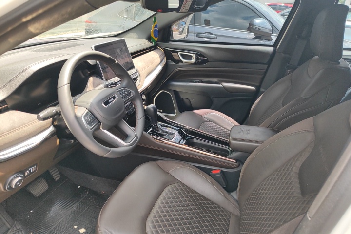 COMMANDER 1.3 T270 TURBO FLEX OVERLAND AT66