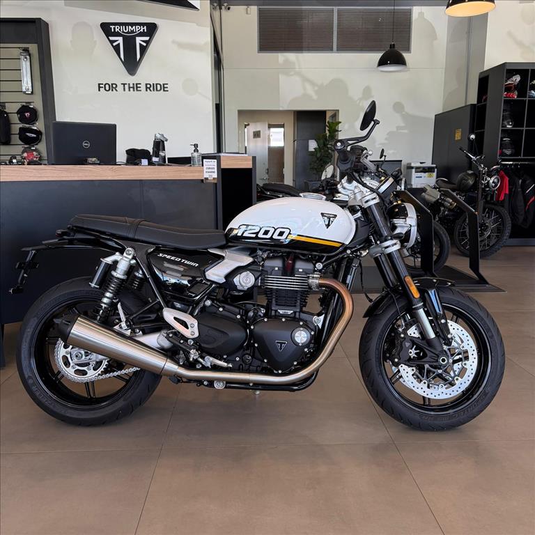 TRIUMPH-SPEED-TWIN