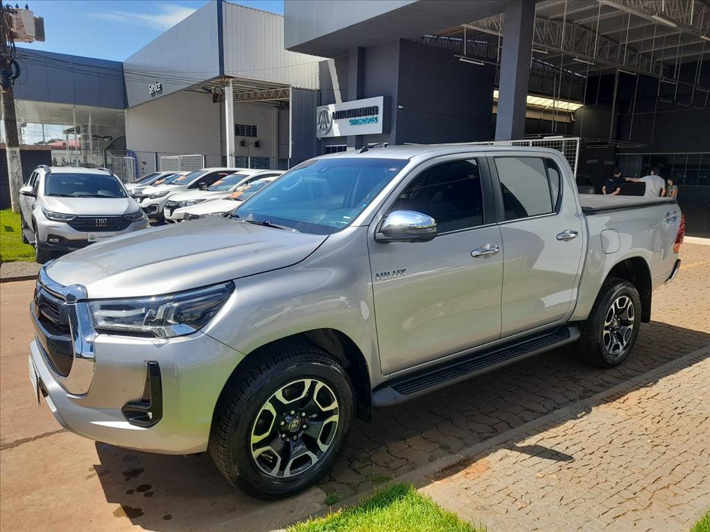HILUX 2.8 D-4D TURBO DIESEL CD SRX 4X4 AUTOMÁTICO