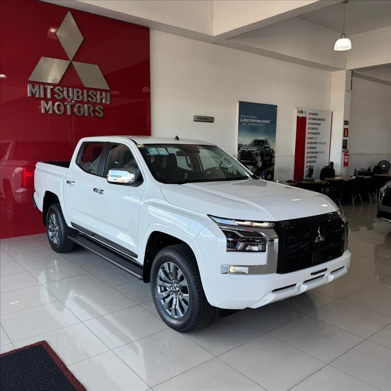 Mitsubishi-TRITON-2.4 BITURBO DIESEL CD HPE 4X4 AUTOMÁTICO