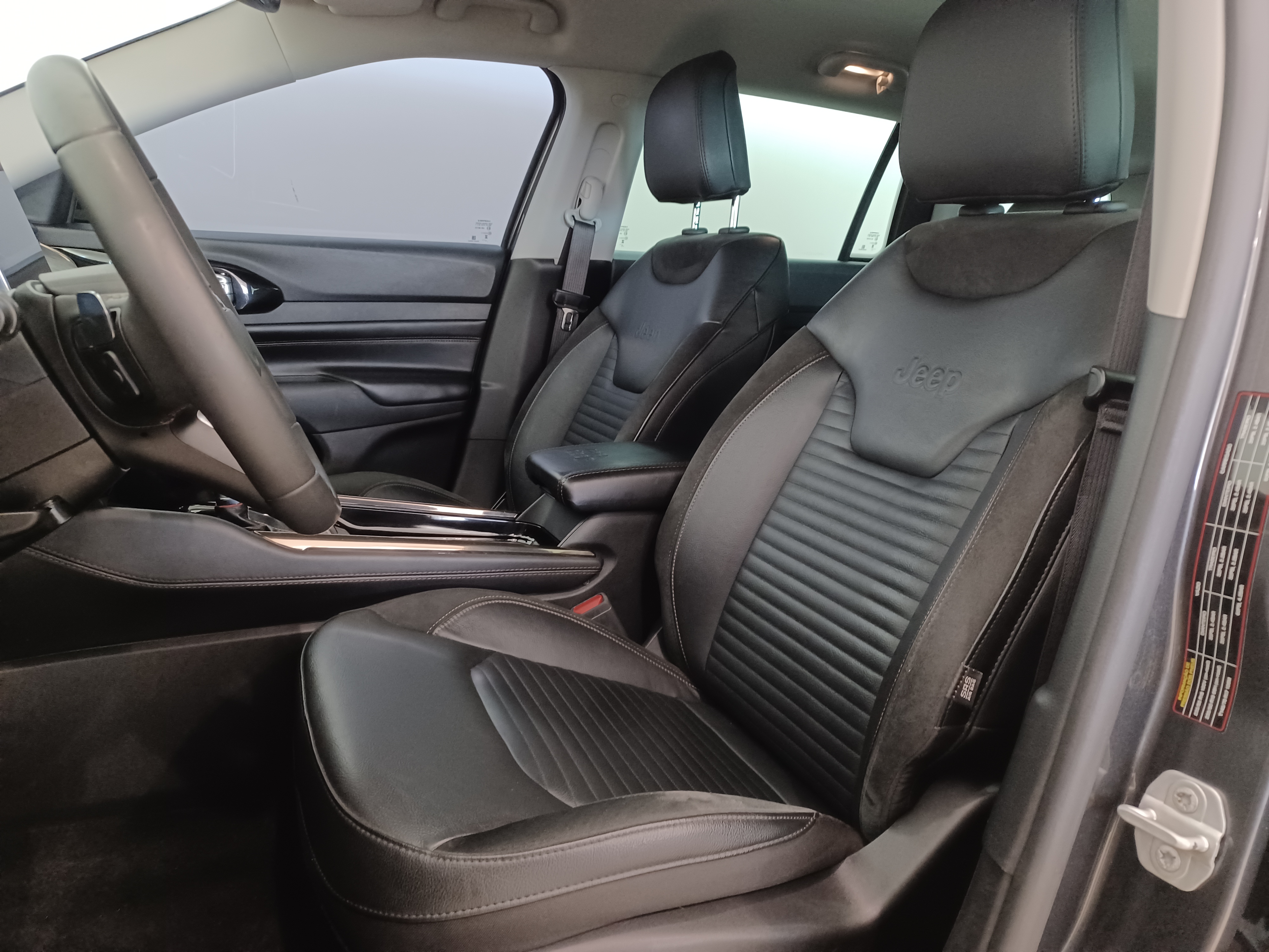 Jeep-COMMANDER-1.3 T270 TURBO FLEX LIMITED AT6