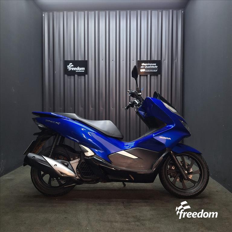 Moto HONDA do modelo PCX PCX 2021/2022