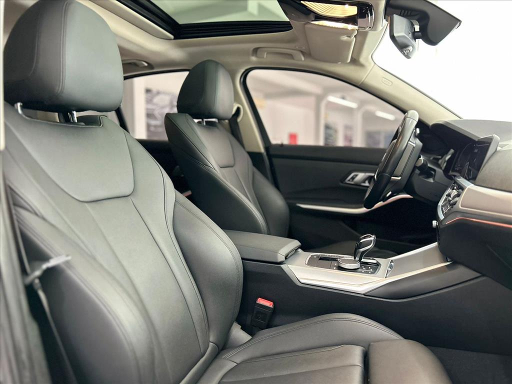 320i 2.0 16V TURBO GASOLINA M SPORT AUTOMÁTICO3