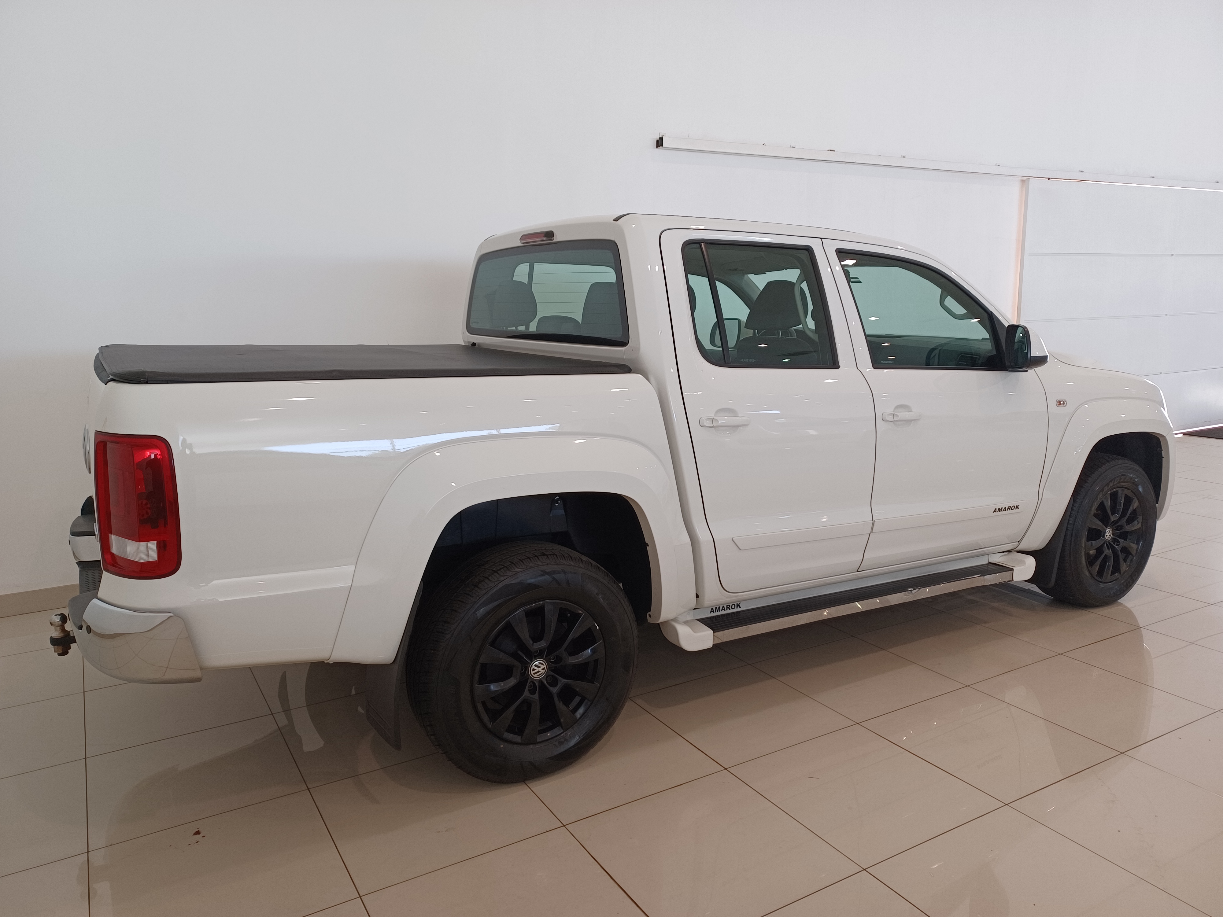 Volkswagen-AMAROK-2.0 COMFORTLINE 4X4 CD 16V TURBO INTERCOOLER DIESEL 4P AUTOMÁTICO